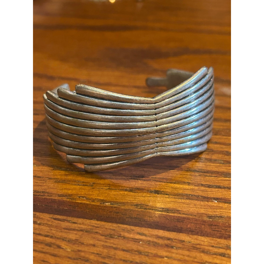 Women's Lucky Brand Silver Cuff Bracelet Size 6 - Picture 2 of 5